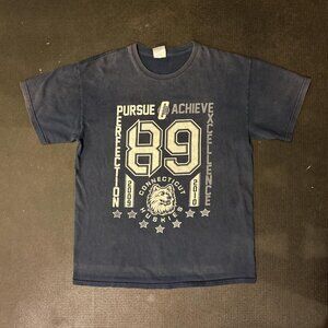 Gildan Men's Navy and Blue T-shirt